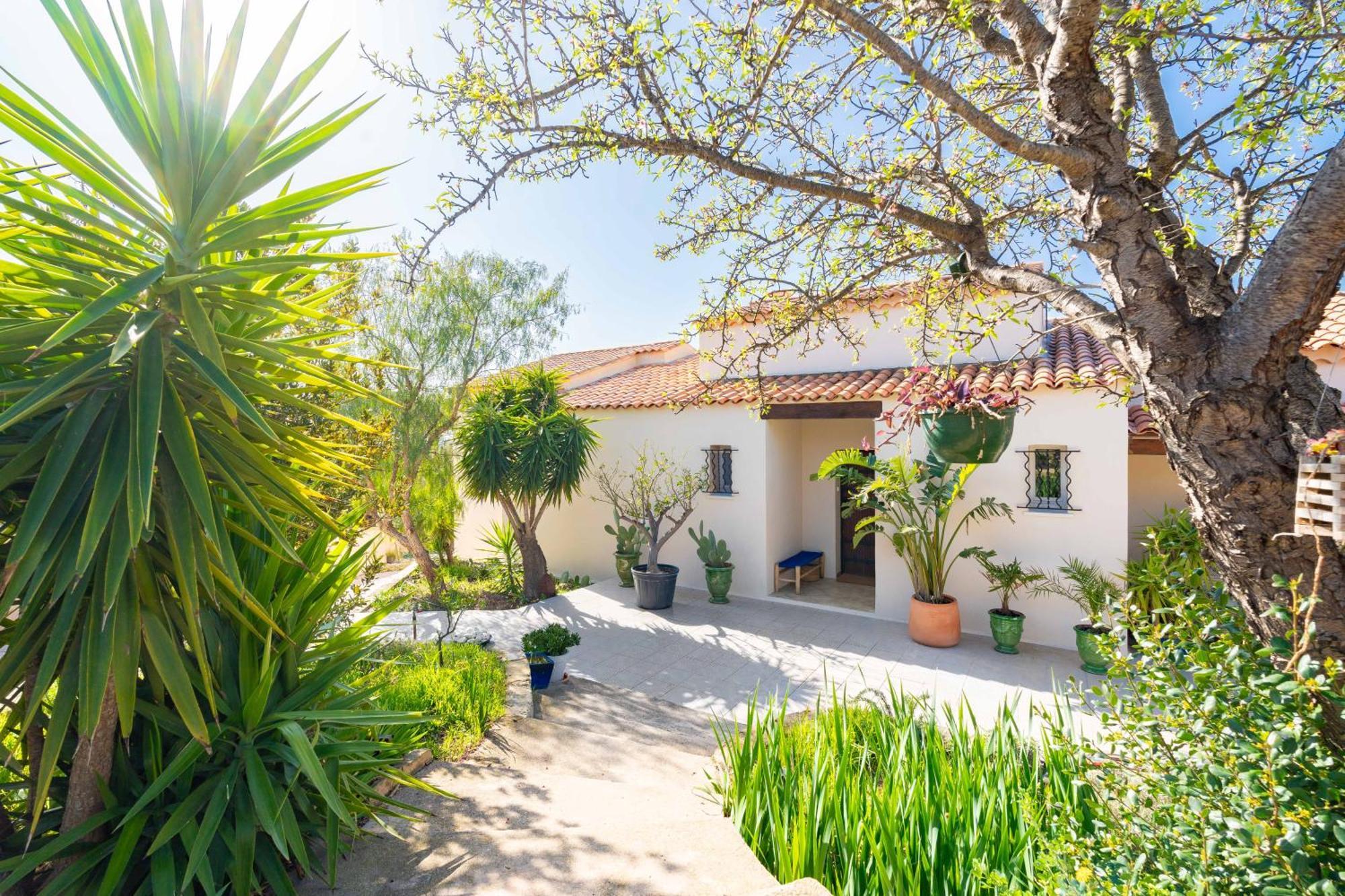 Les Cactus Bleus Bed & Breakfast Sausset-les-Pins Luaran gambar
